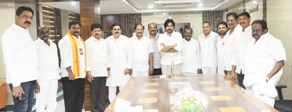 pavan kalyan met tdp leaders
